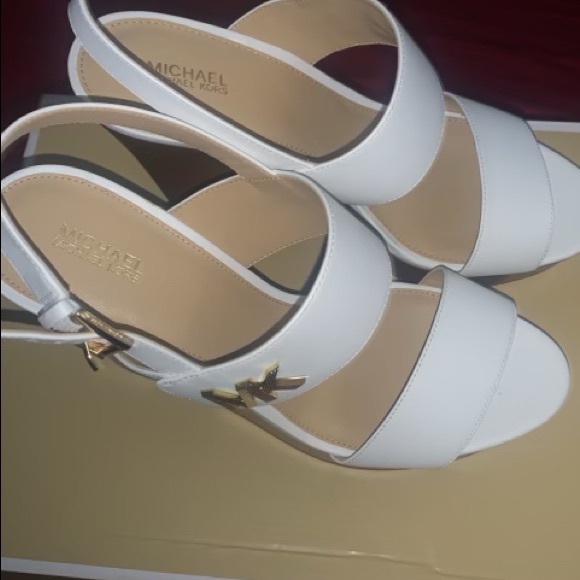 Michael kors Authentic Wedges New never worn - Picture 4 of 5